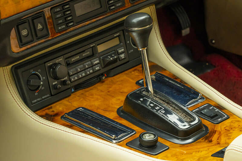 Image 20/50 of Jaguar XJS 6.0 (1993)