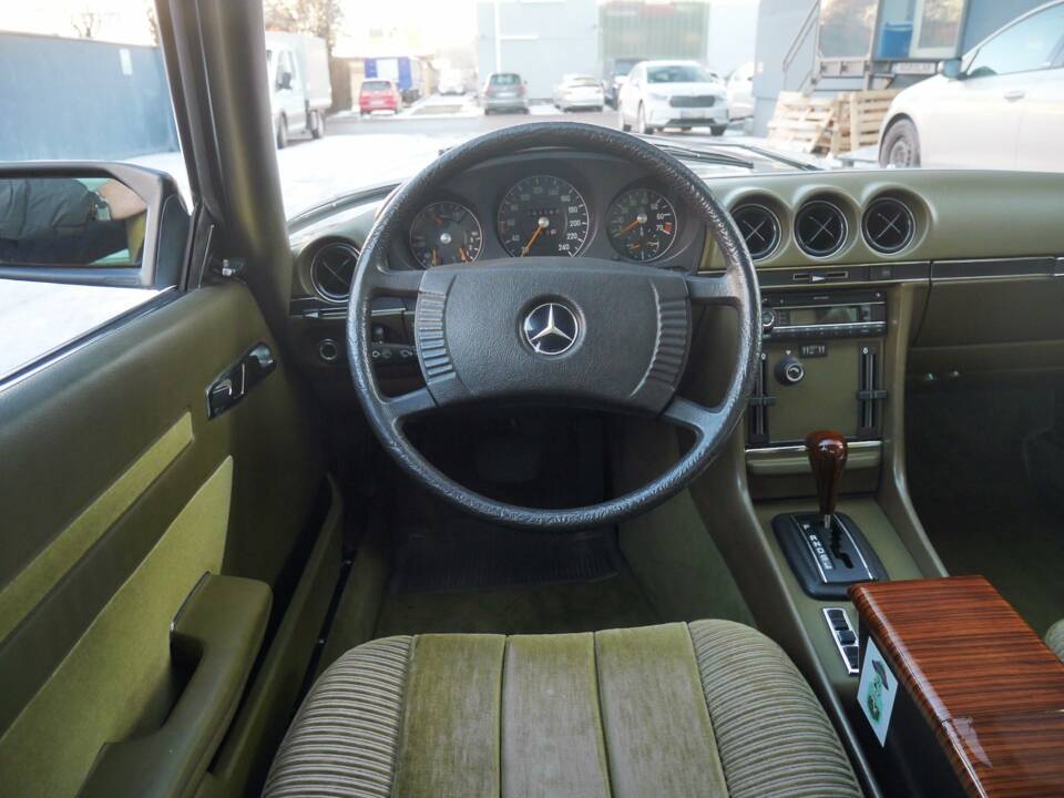 Afbeelding 16/41 van Mercedes-Benz 280 SLC (1977)