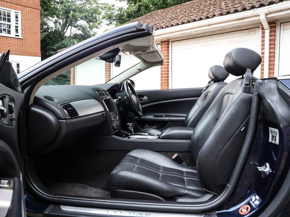 Image 14/32 de Jaguar XK 4.2 (2008)