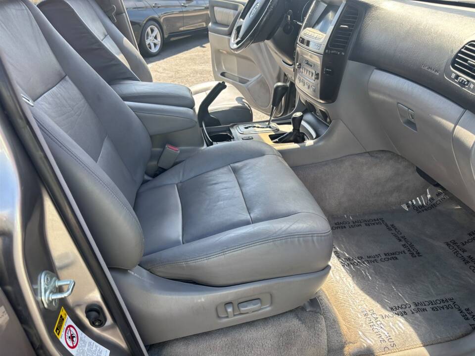 Image 16/28 of Toyota Land Cruiser J 100 V8 (2002)