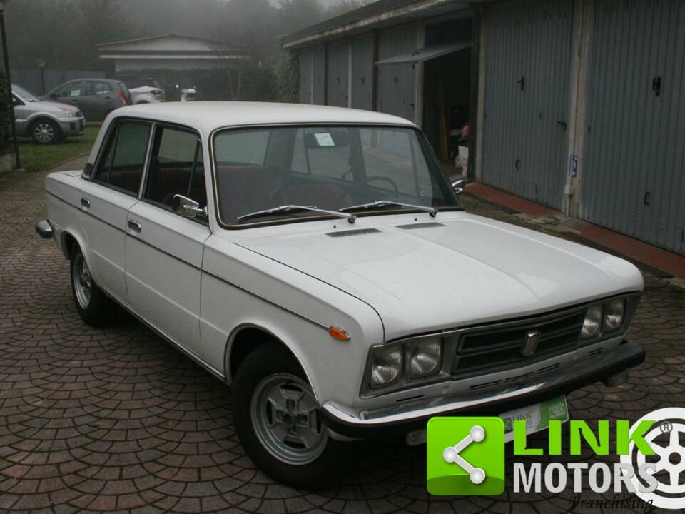 Image 7/10 de FIAT 125 S &#x2F; Speciale (1971)