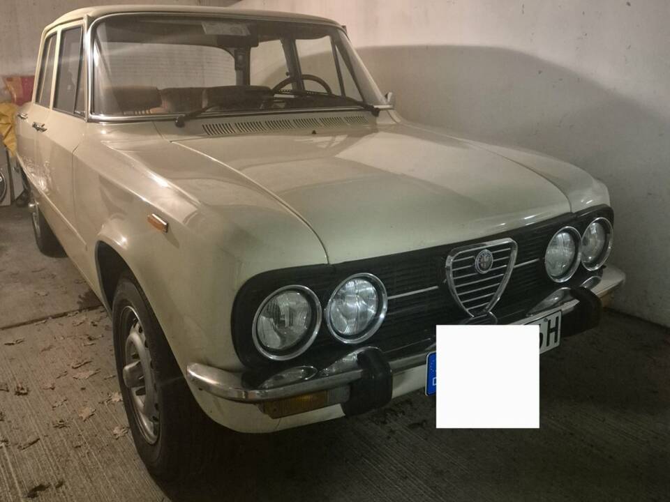 Bild 4/8 von Alfa Romeo Giulia Nuova Super 1300 (1977)