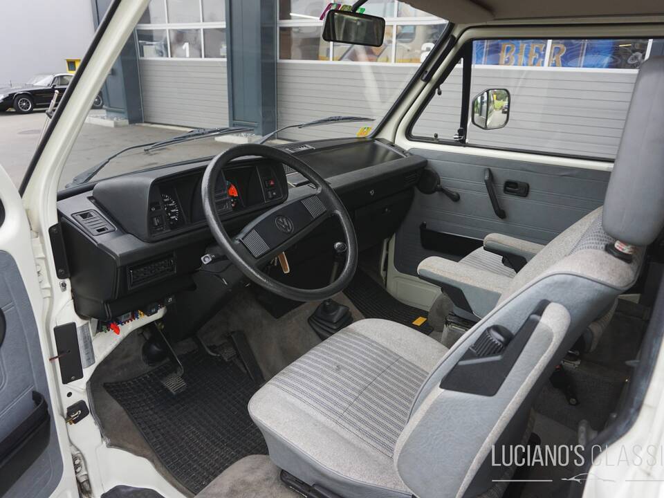 Afbeelding 25/64 van Volkswagen T3 Westfalia Joker 1.6 TD (1989)