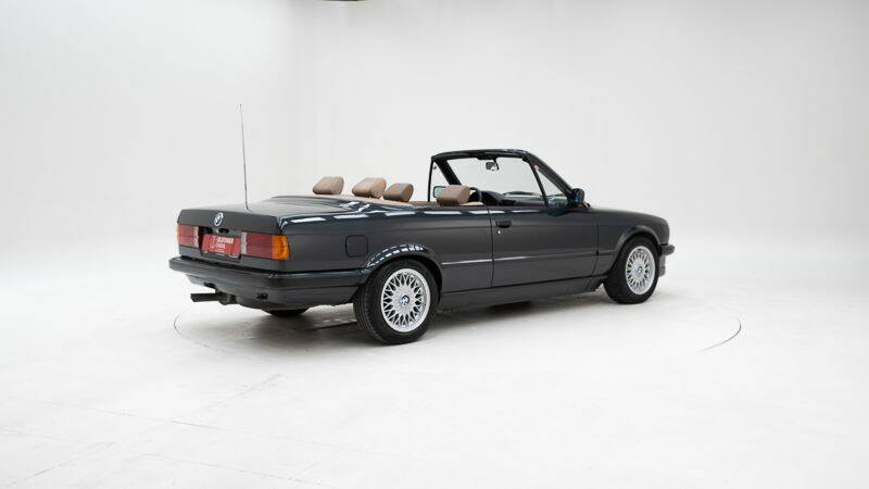 Image 2/15 of BMW 320i (1990)