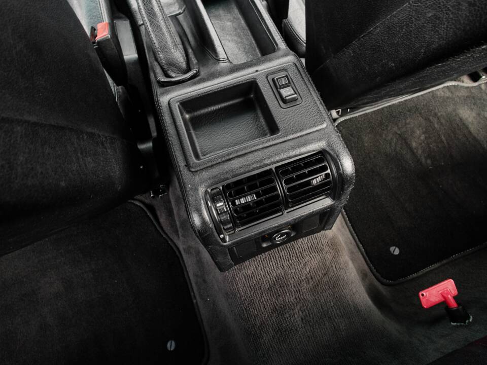 Immagine 74/74 di BMW M5 (1992)