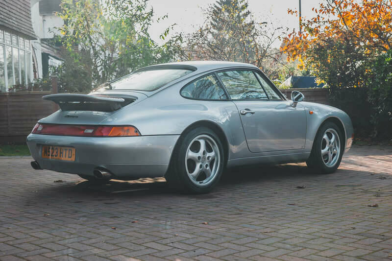 Image 7/50 of Porsche 911 Carrera (1994)