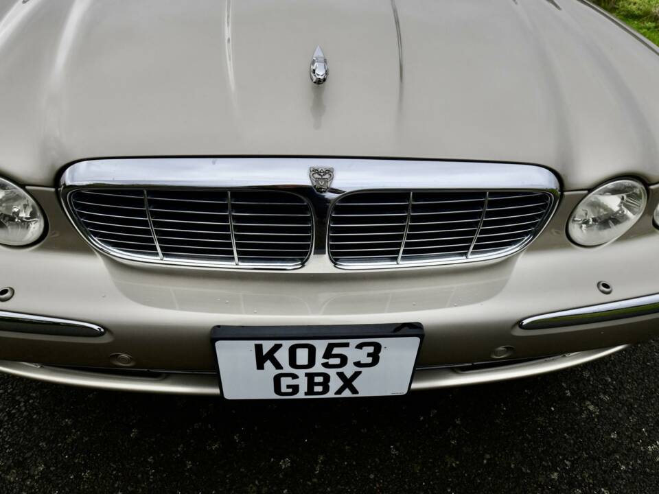 Afbeelding 36/50 van Jaguar XJ 8 4.2 (2003)