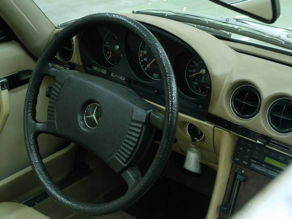 Image 36/50 de Mercedes-Benz 450 SLC 5,0 (1978)