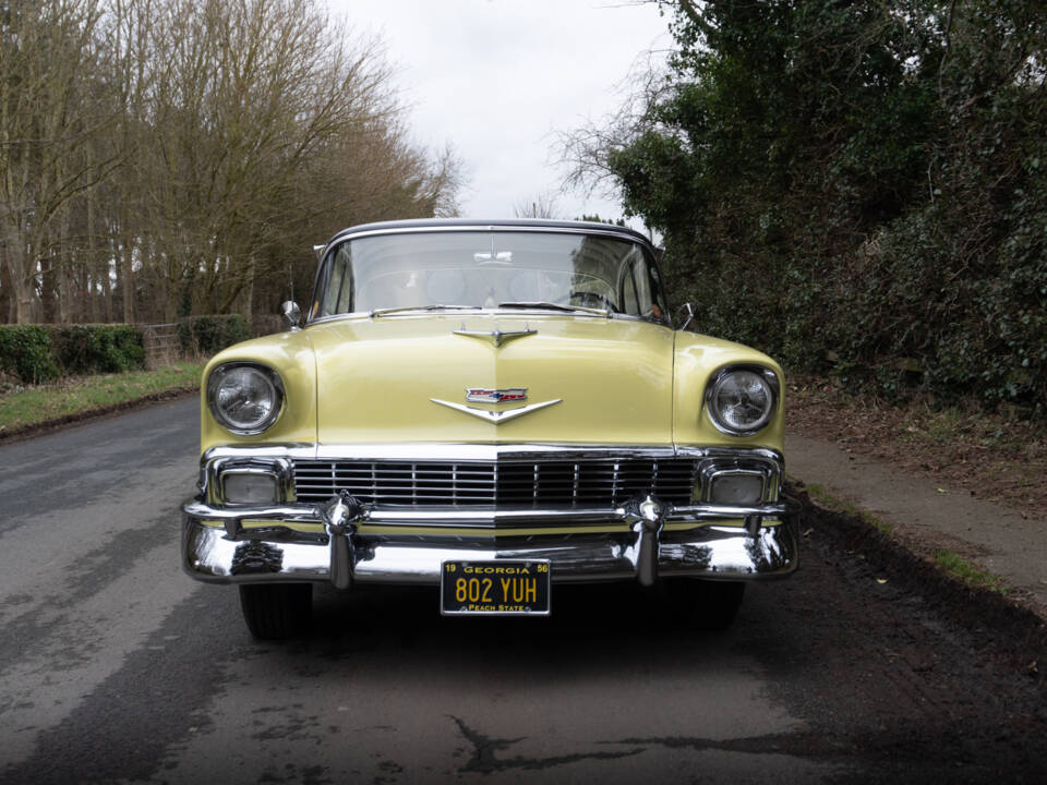 Image 2/16 of Chevrolet Bel Air Hardtop Coupe (1956)