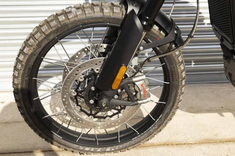Afbeelding 37/50 van Triumph Scrambler 1200 Bond Edition (2020)