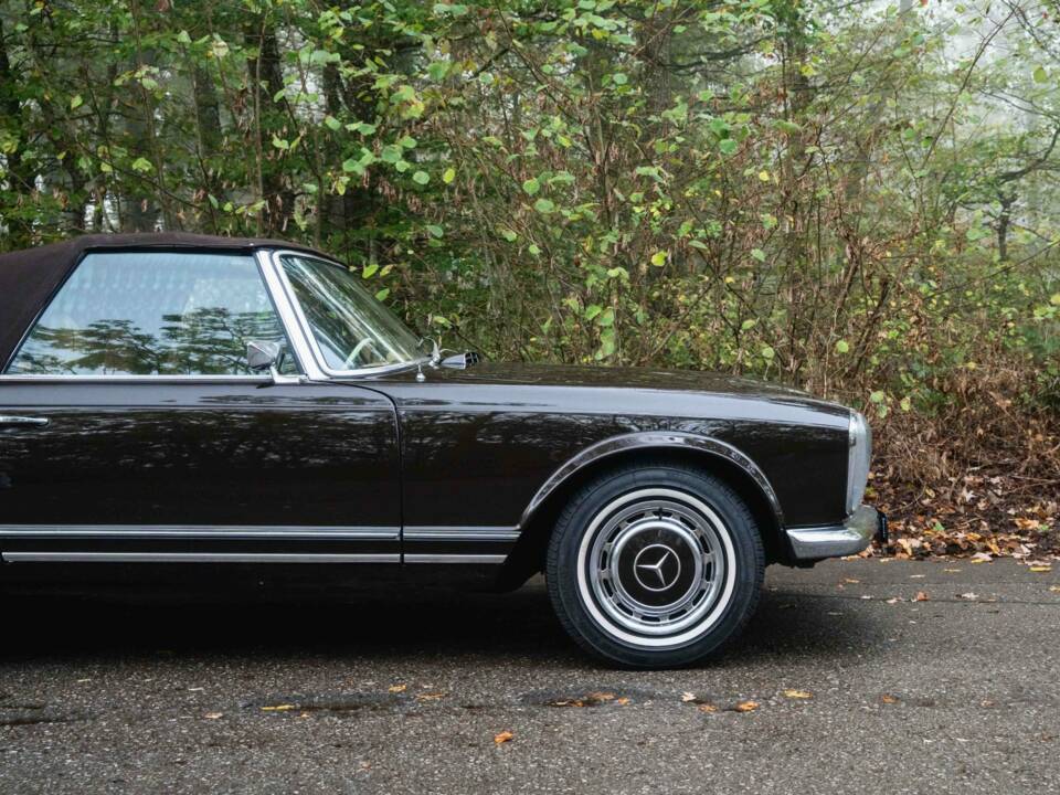 Image 11/28 of Mercedes-Benz 280 SL (1971)