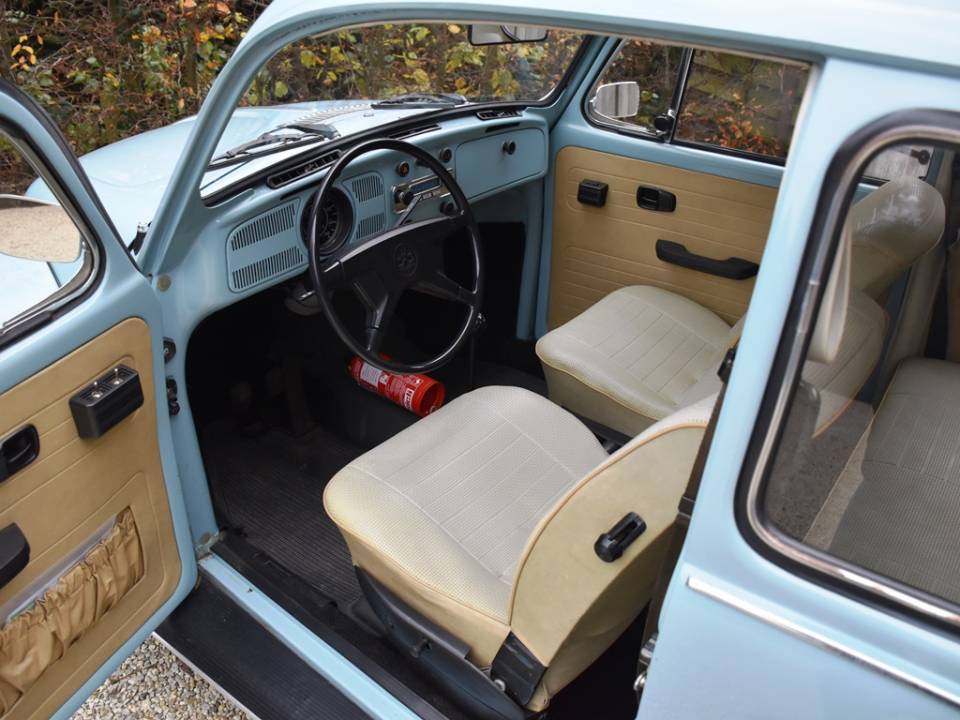Image 22/34 de Volkswagen Beetle 1302 (1974)