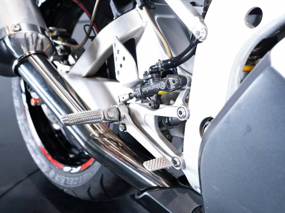 Image 35/49 of Yamaha YZF 600 R6 (1999)