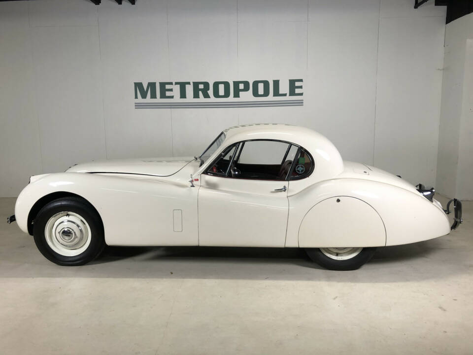 Image 3/24 of Jaguar XK 120 FHC (1952)