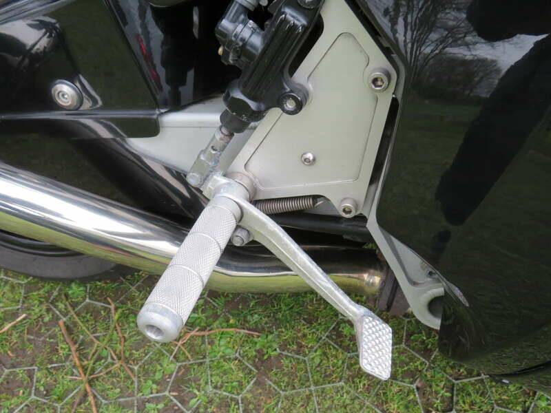 Image 25/44 of Norton F1 (1990)