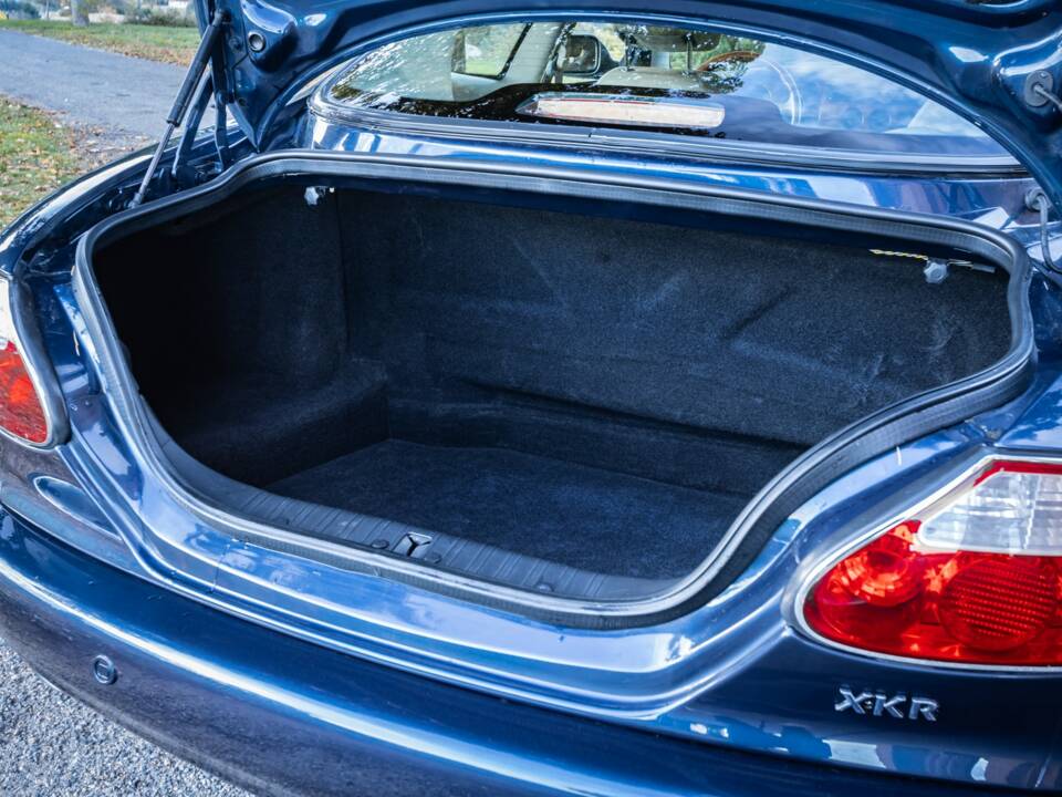 Bild 6/27 von Jaguar XKR (2001)