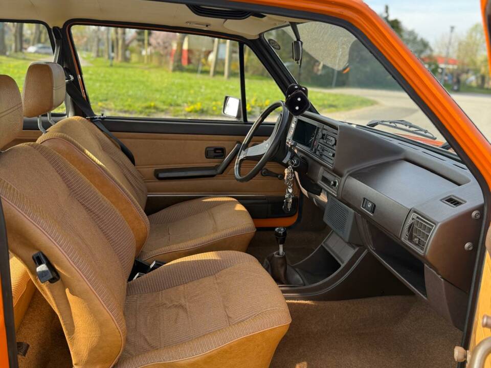Imagen 6/12 de Volkswagen Golf Mk I 1.1 (1982)
