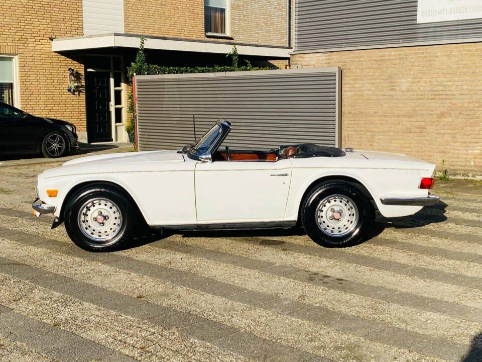 Image 36/50 of Triumph TR 6 (1976)