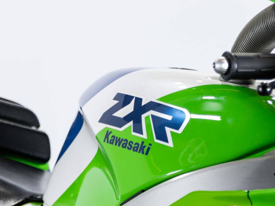 Image 27/40 of Kawasaki ZX-R 400 (1991)