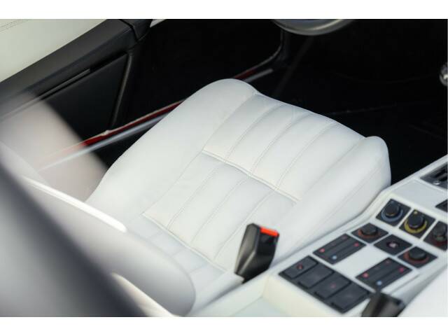 Image 27/39 of Ferrari 208 GTB Turbo (1987)
