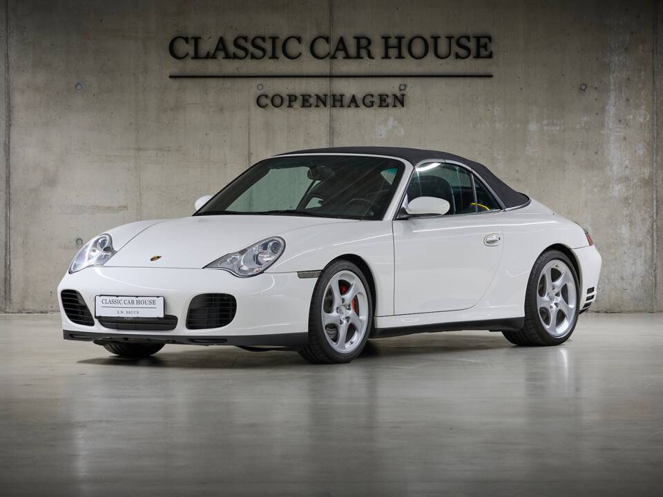 Imagen 14/98 de Porsche 911 Carrera 4S (2004)