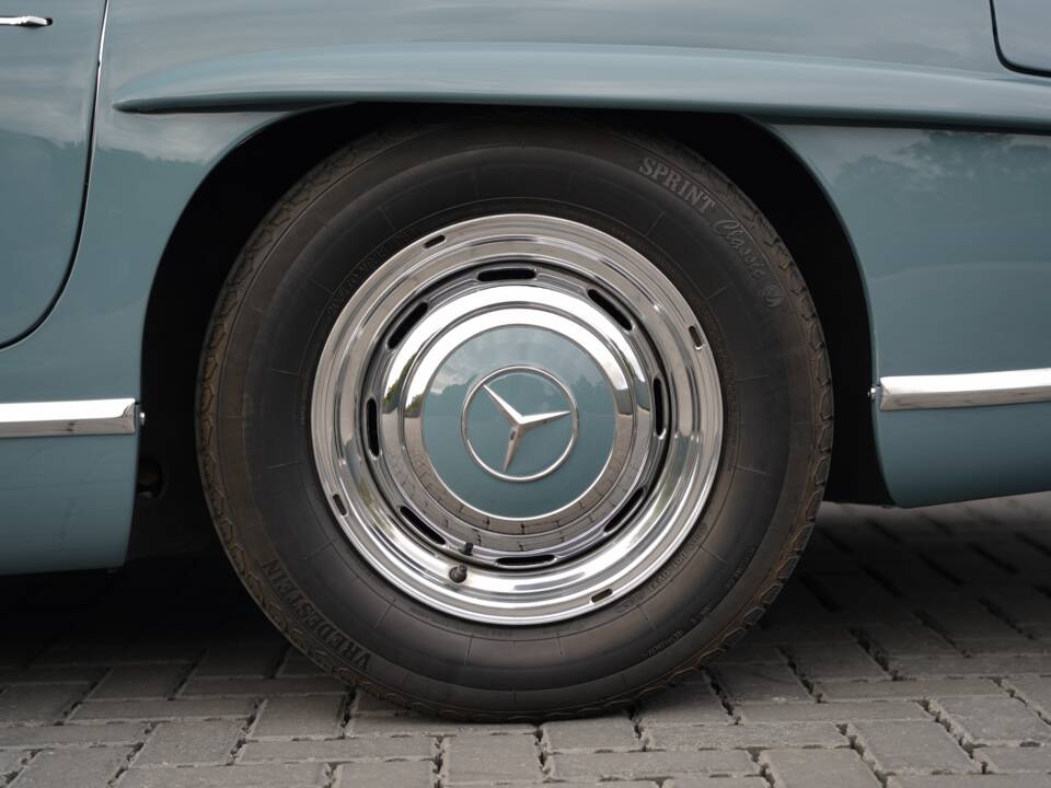 Image 38/43 of Mercedes-Benz 300 SL Roadster (1960)
