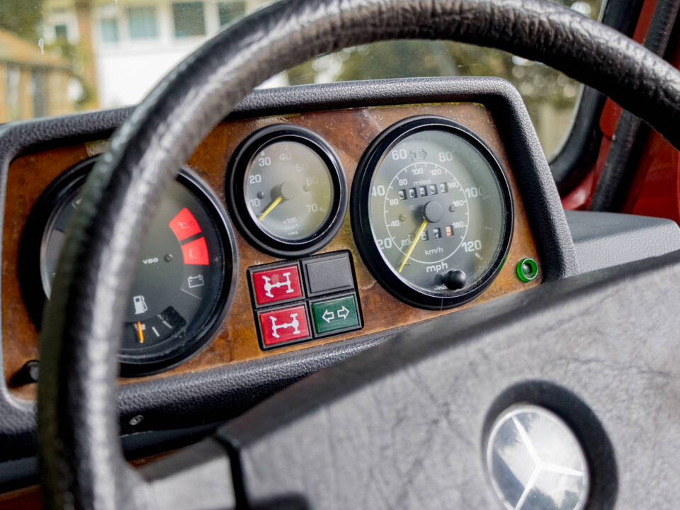 Immagine 27/29 di Mercedes-Benz 280 GE (SWB) (1990)