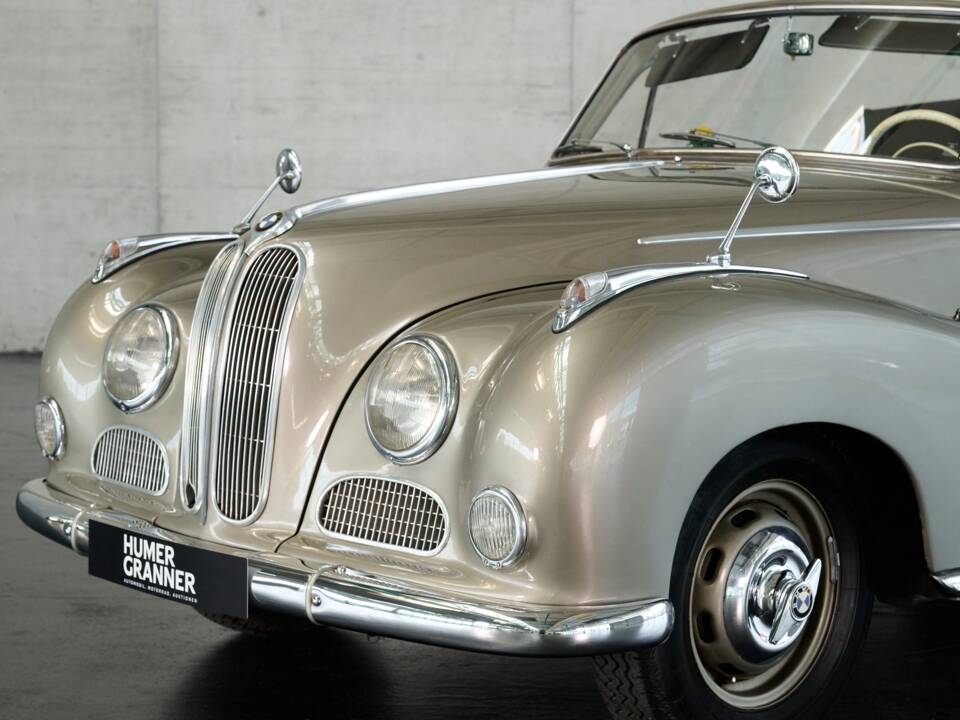 Immagine 4/50 di BMW 502 Baur (1955)