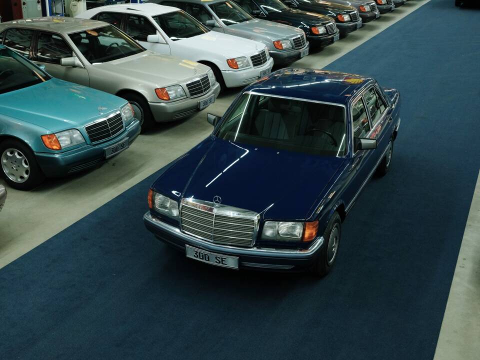 Bild 4/50 von Mercedes-Benz 300 SE (1990)