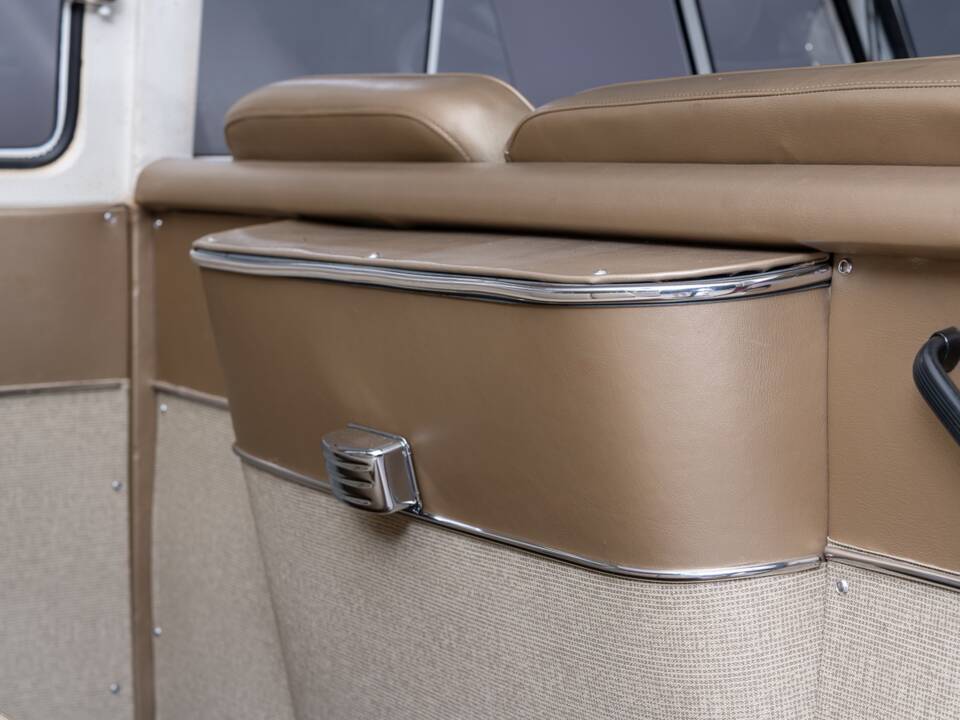 Image 36/46 of Volkswagen T1 Samba (1967)