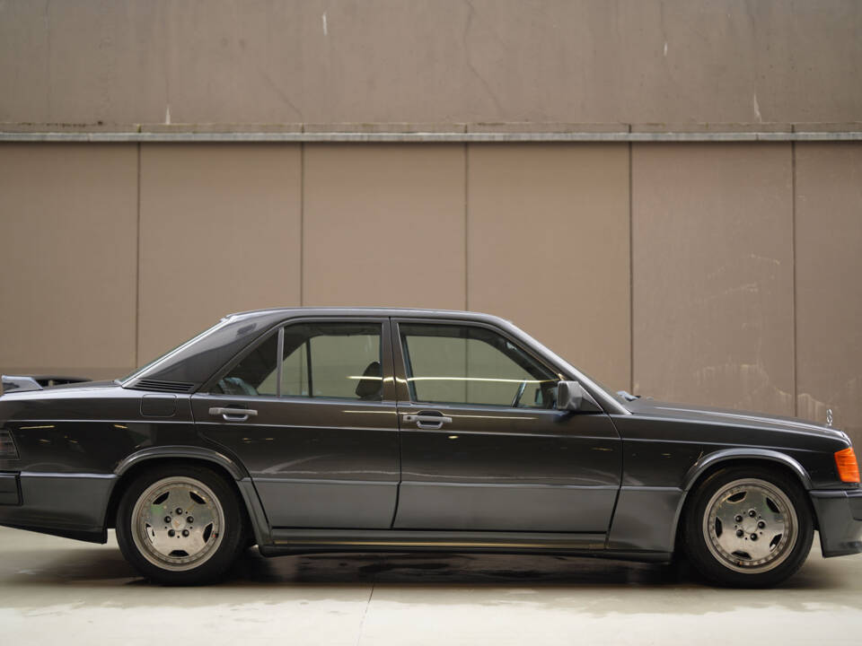 Image 9/83 of Mercedes-Benz 190 E 2.3-16 (1984)