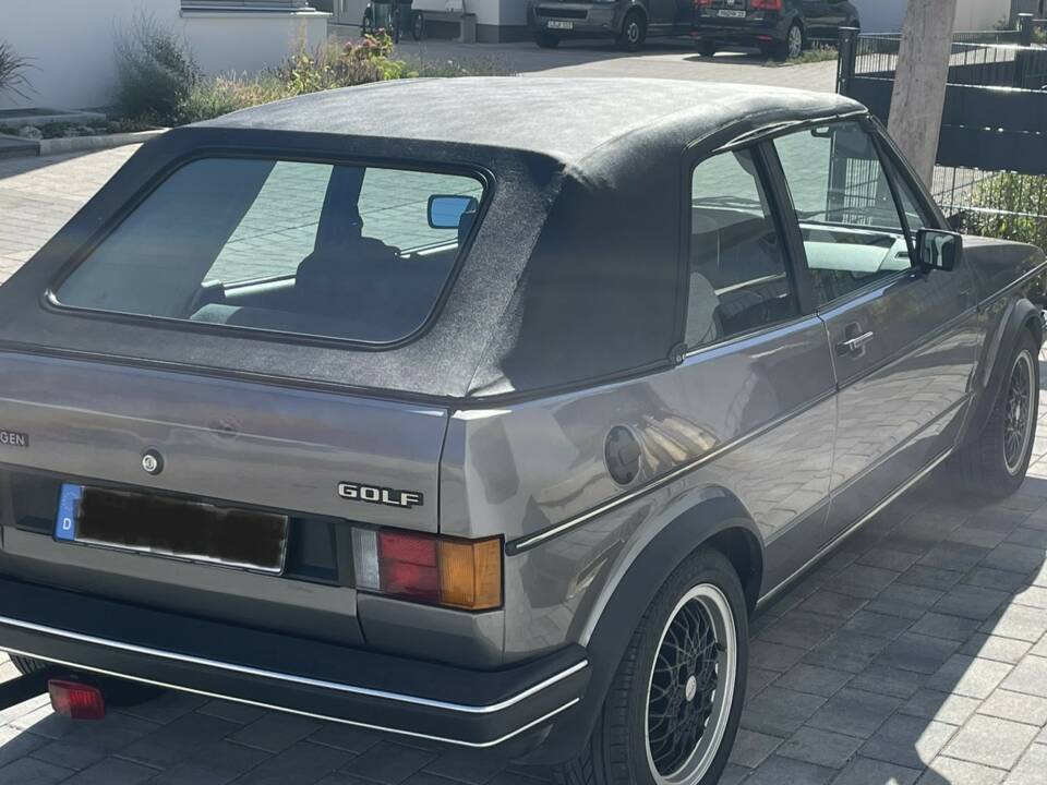 Imagen 4/7 de Volkswagen Golf Mk I Convertible 1.8 (1987)