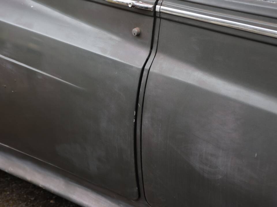 Image 14/50 of Bentley S 1 (1956)