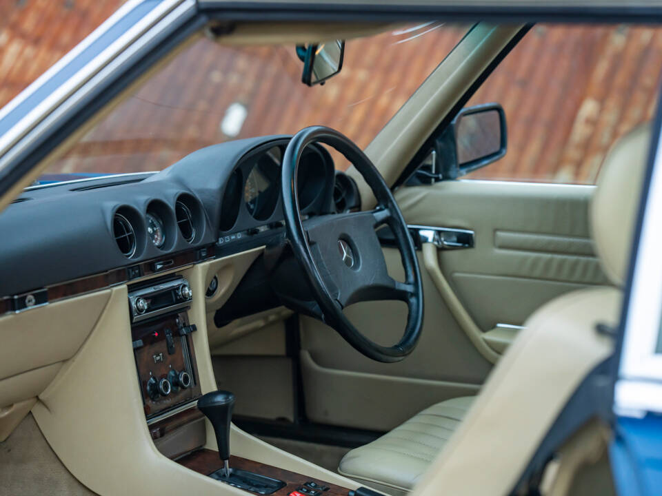 Image 30/39 of Mercedes-Benz 420 SL (1986)