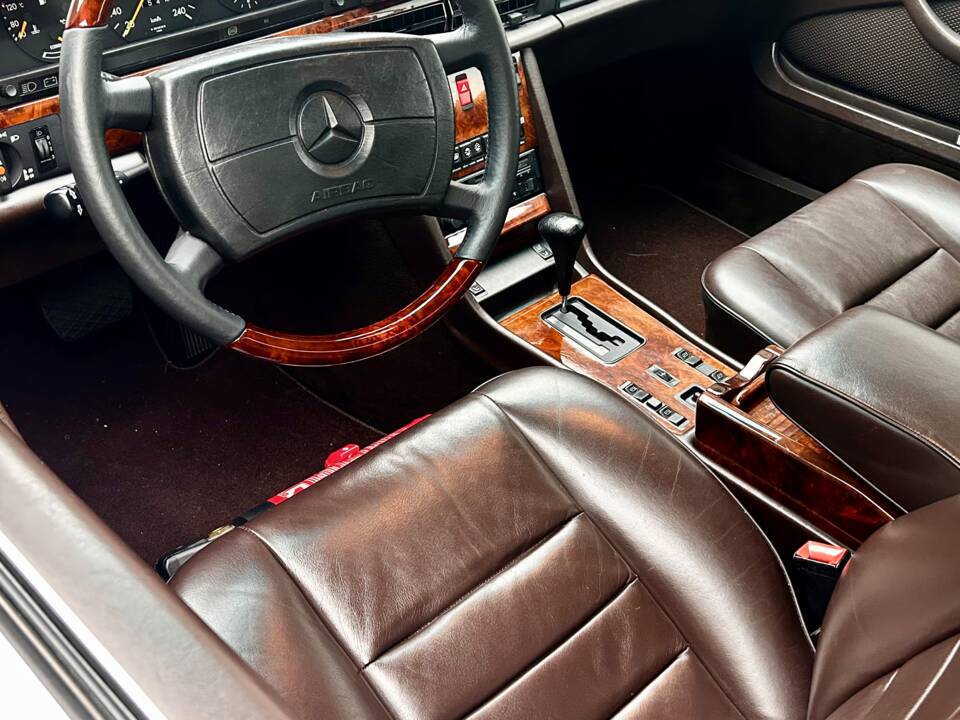 Bild 12/15 von Mercedes-Benz 500 SEC (1985)