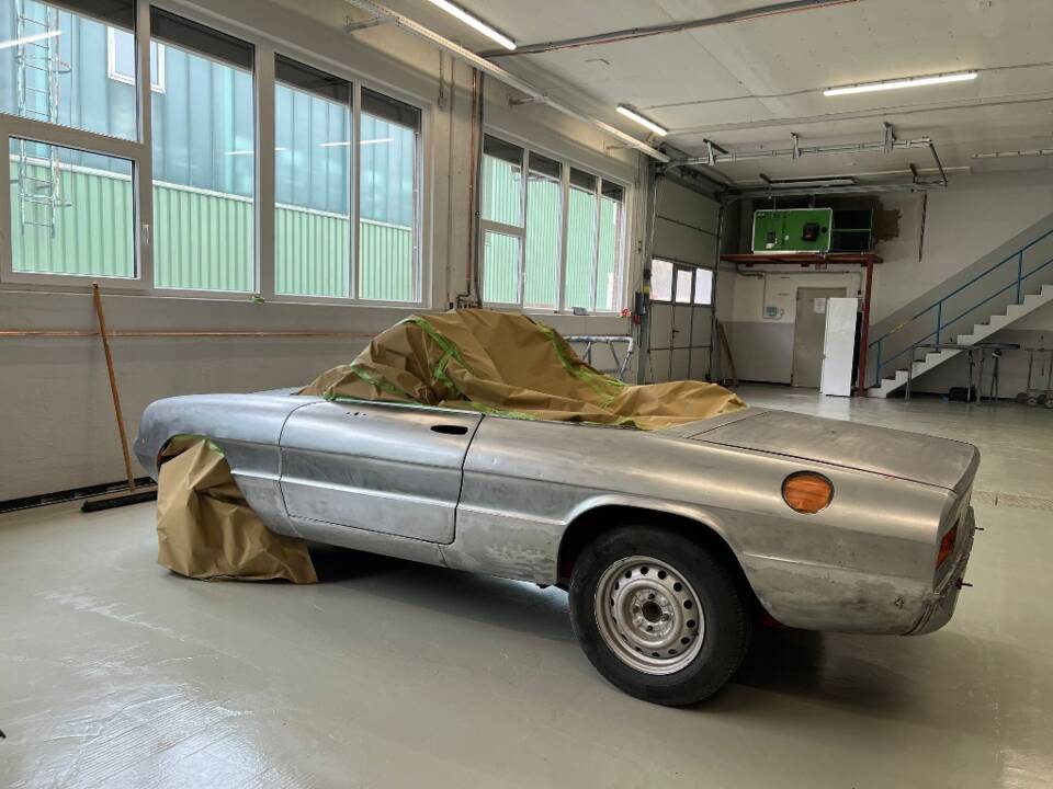 Immagine 32/77 di Alfa Romeo Spider Veloce 2000 (1981)