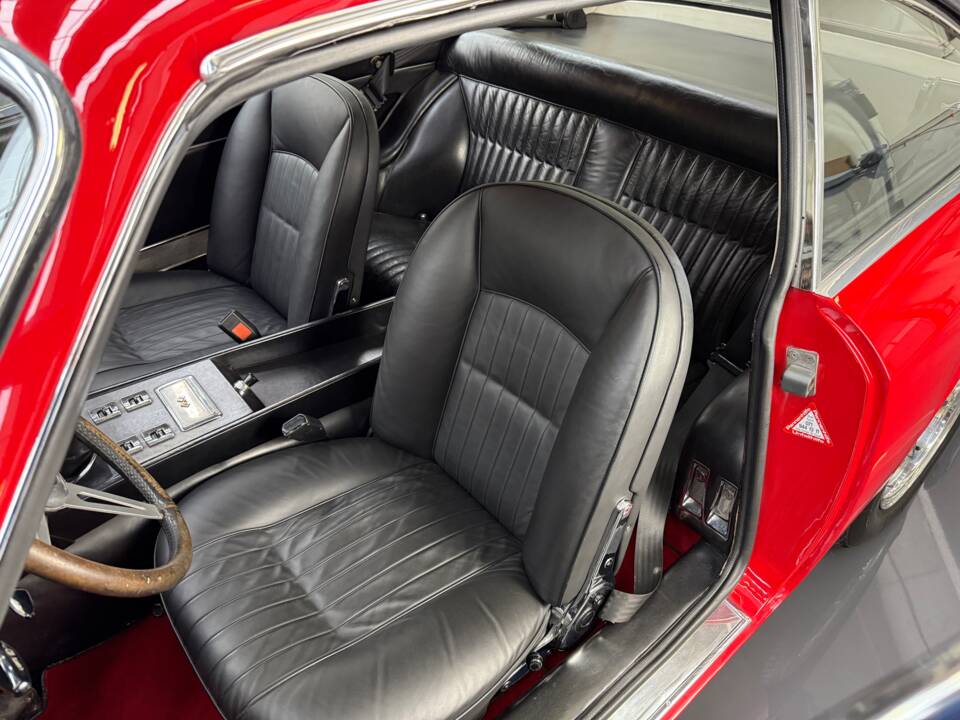 Bild 29/32 von Ferrari 365 GT 2+2 (1969)