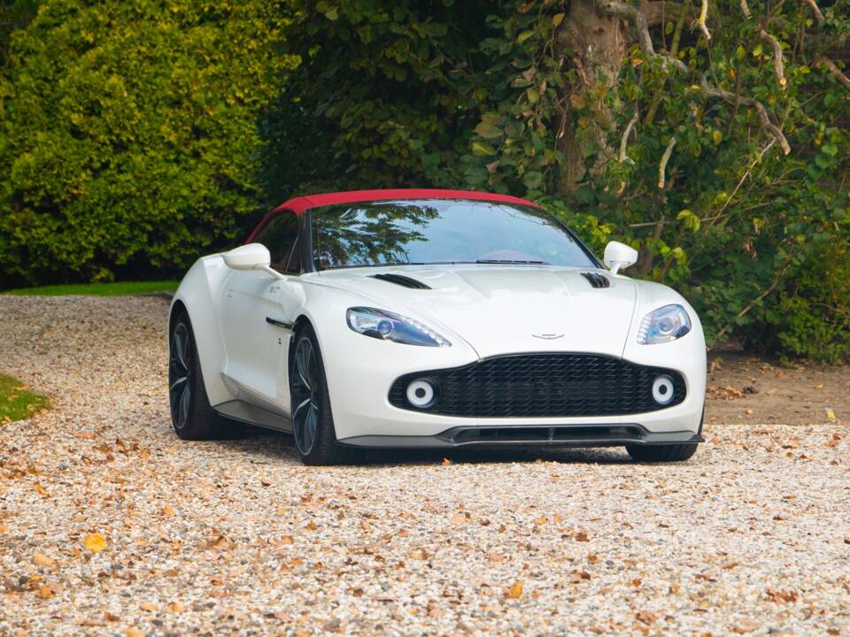Bild 12/37 von Aston Martin Vanquish Zagato Volante (2017)