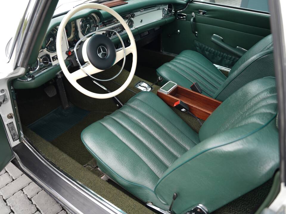 Afbeelding 12/50 van Mercedes-Benz 280 SL (1968)