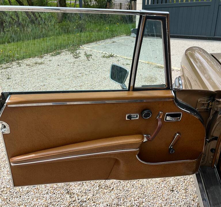 Image 6/8 de Mercedes-Benz 280 SE 3,5 (1971)