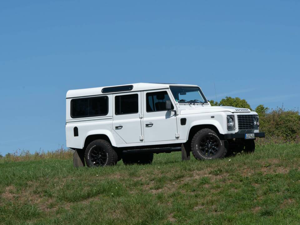 Image 3/16 of Land Rover Defender 110 (2015)
