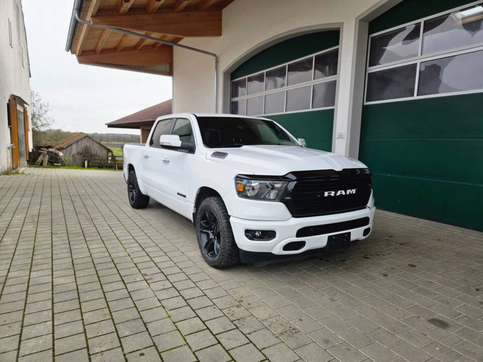 Image 45/62 of Dodge Ram 1500 (2020)