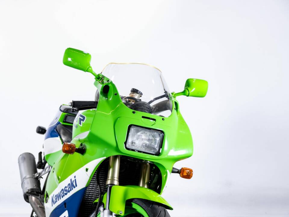 Image 15/40 of Kawasaki ZX-R 400 (1991)
