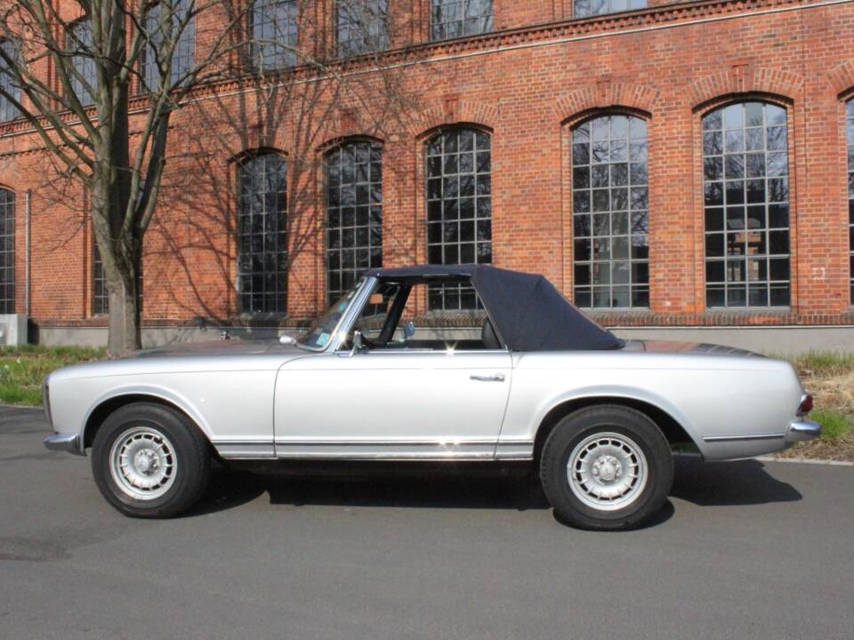 Image 5/16 of Mercedes-Benz 230 SL (1966)
