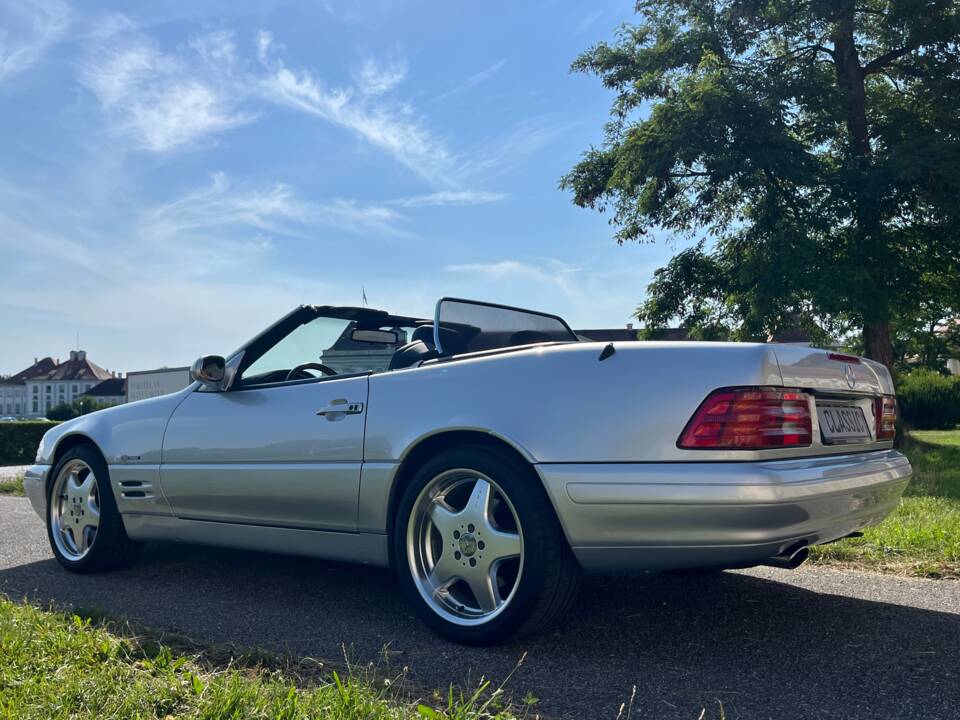Image 18/91 of Mercedes-Benz SL 320 "Final Edition" (2001)