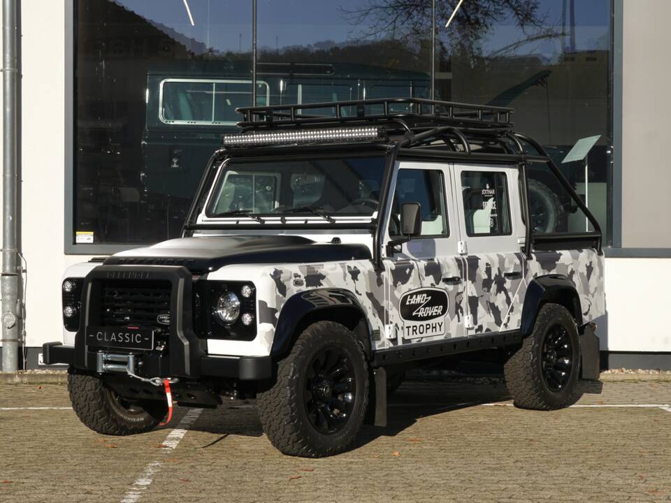 Immagine 2/25 di Land Rover Defender 110 Works V8 (2015)