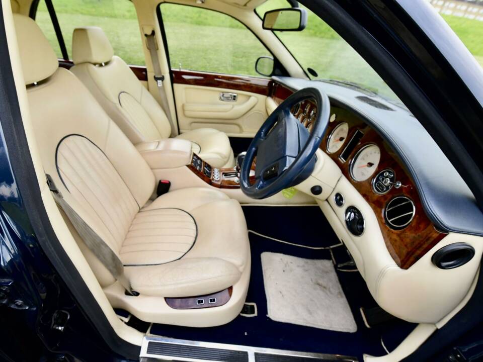 Imagen 26/50 de Bentley Arnage Green Label (1999)