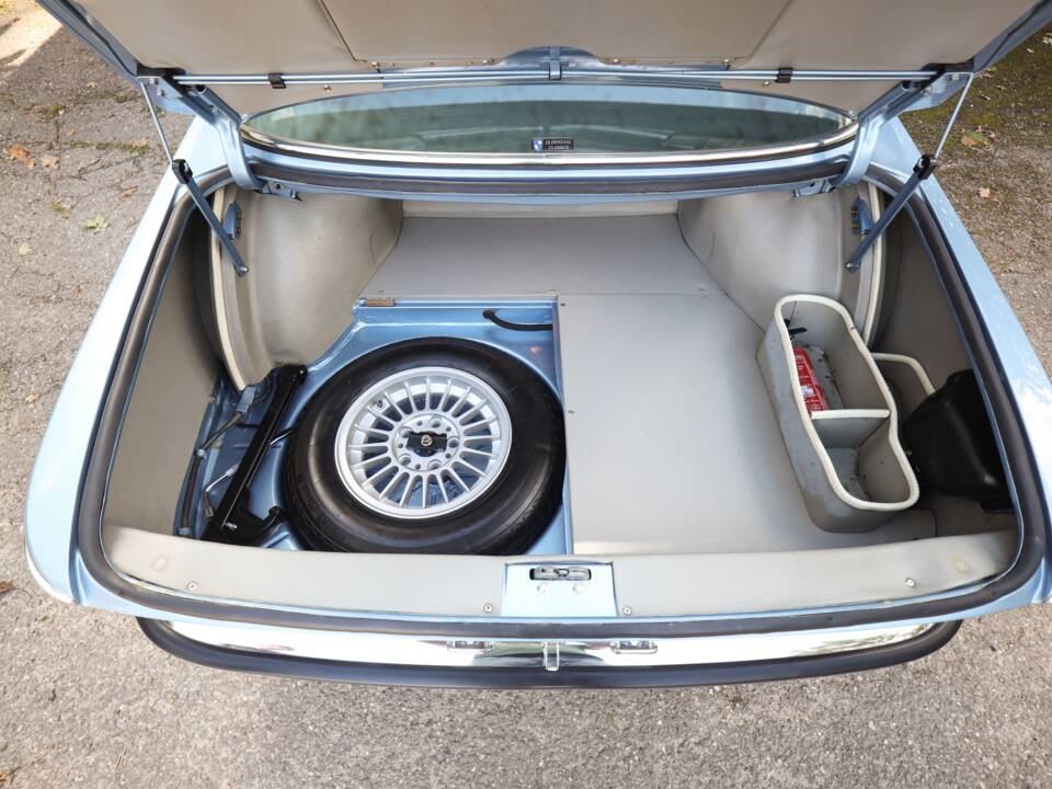 Image 35/73 of BMW 3.0 CSi (1973)