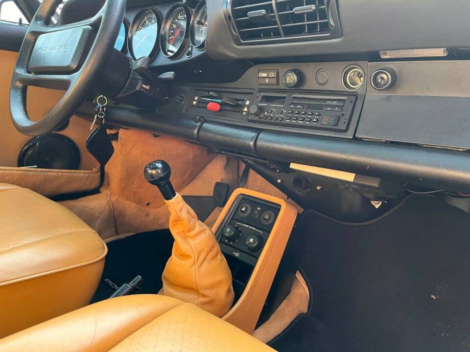 Bild 13/20 von Porsche 911 Carrera 3.2 (1986)