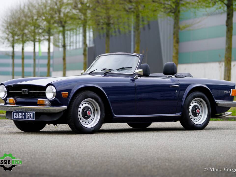 Image 1/42 of Triumph TR 6 PI (1972)